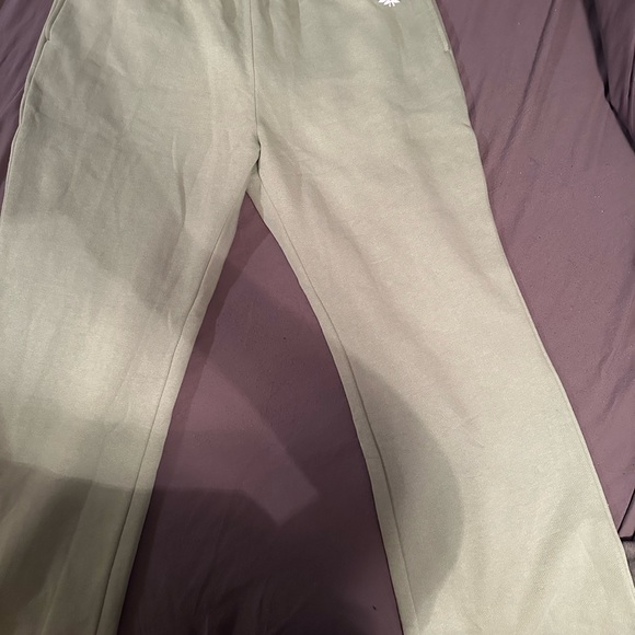 VS green flare sweats - Picture 4 of 4